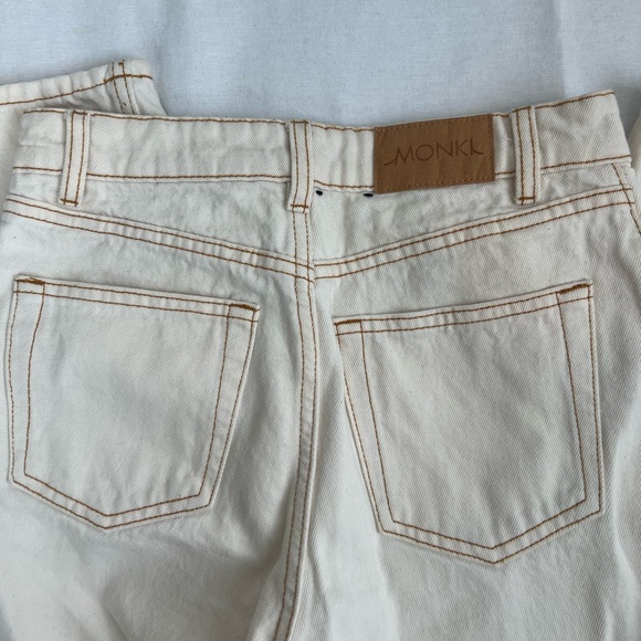 Monki high waist balloon leg jeans in natural - Picture 3 of 5